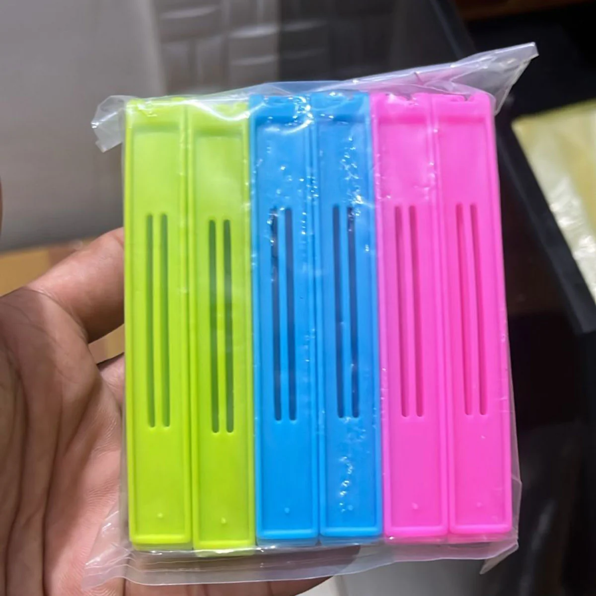 AM6015 Food Bag Sealing Clips (18 Pcs, Multicolour) - Image 8