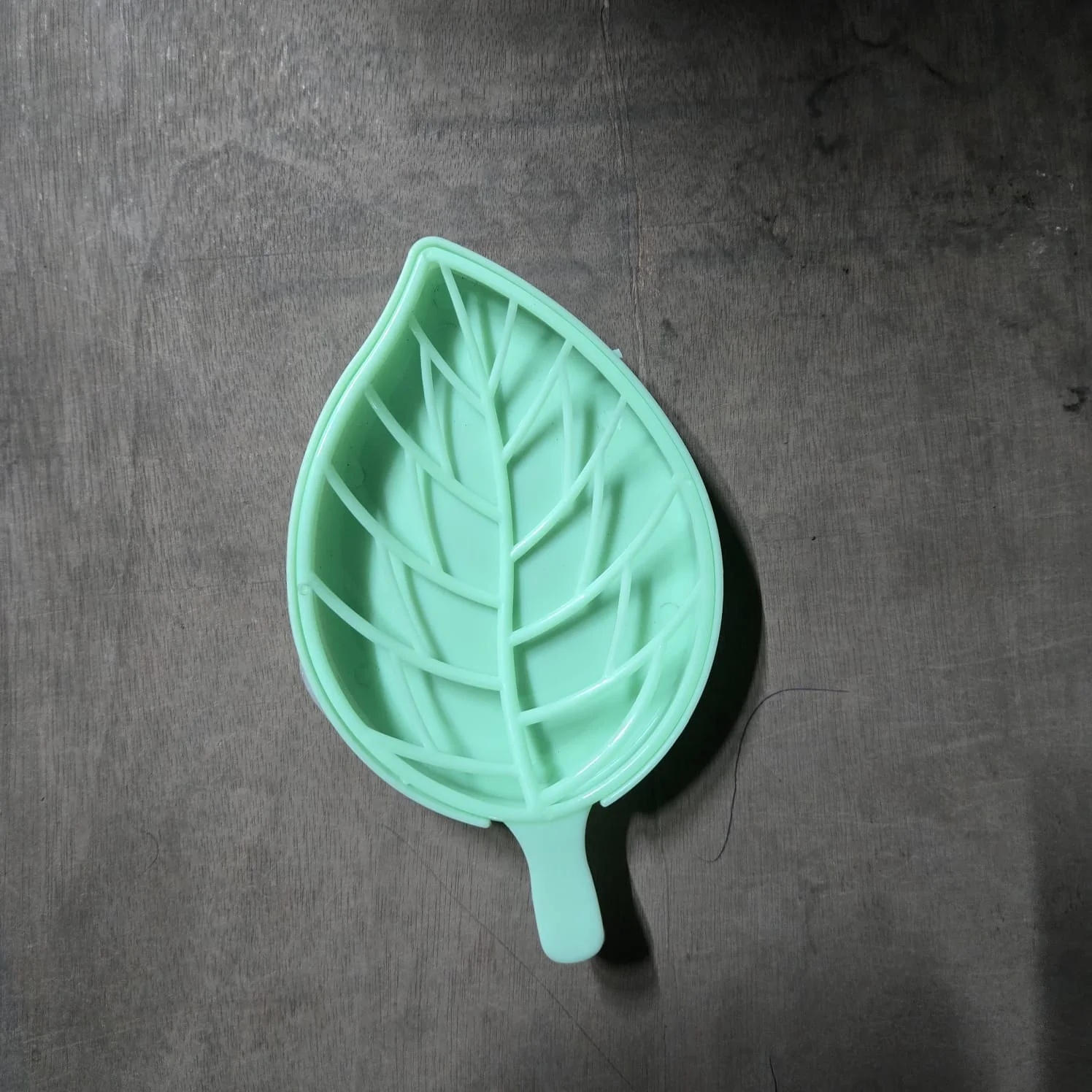 0832 Leaf Shape Dish Bathroom Soap Holder - Image 2