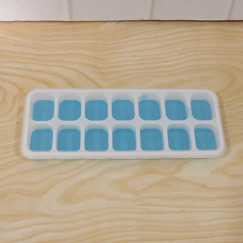 11112 Multipurpose Plastic Ice Cube Tray with Lid - 14 Grid - Image 9
