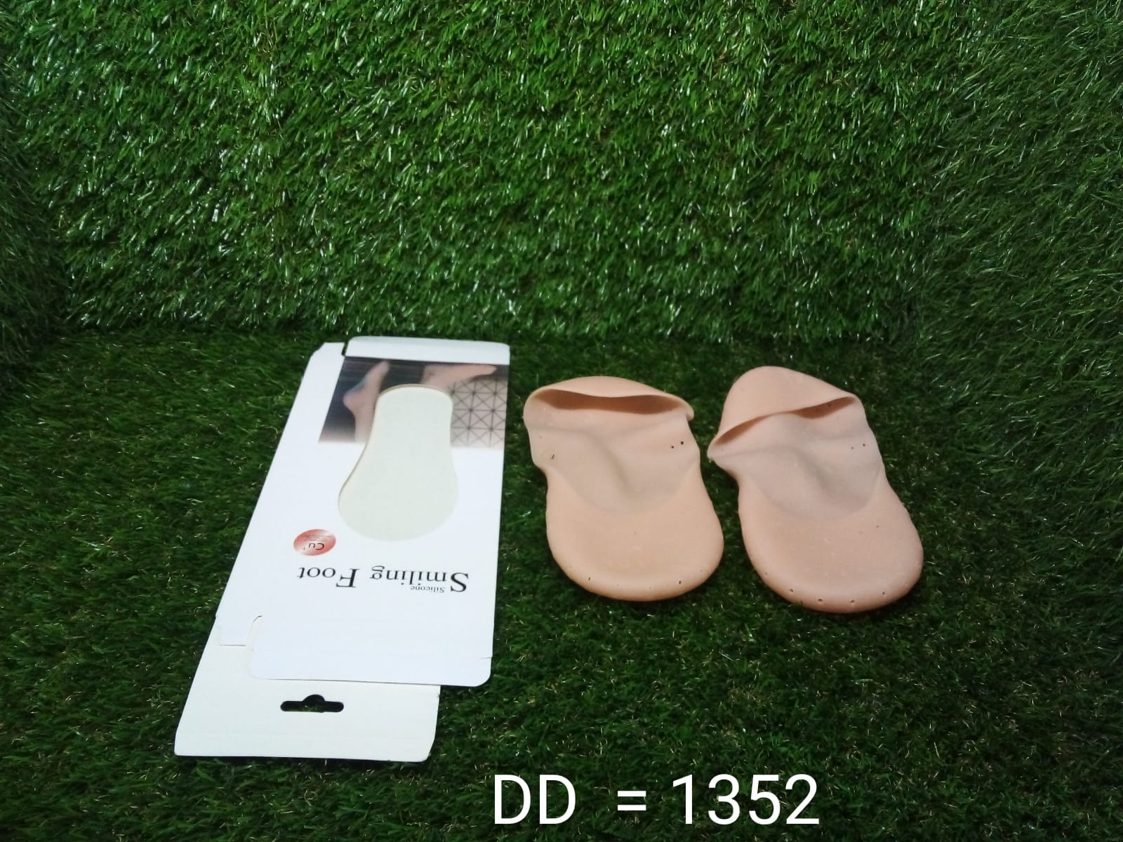 1352 Anti Crack silicone Gel Foot Protector Moisturizing Socks - Image 9