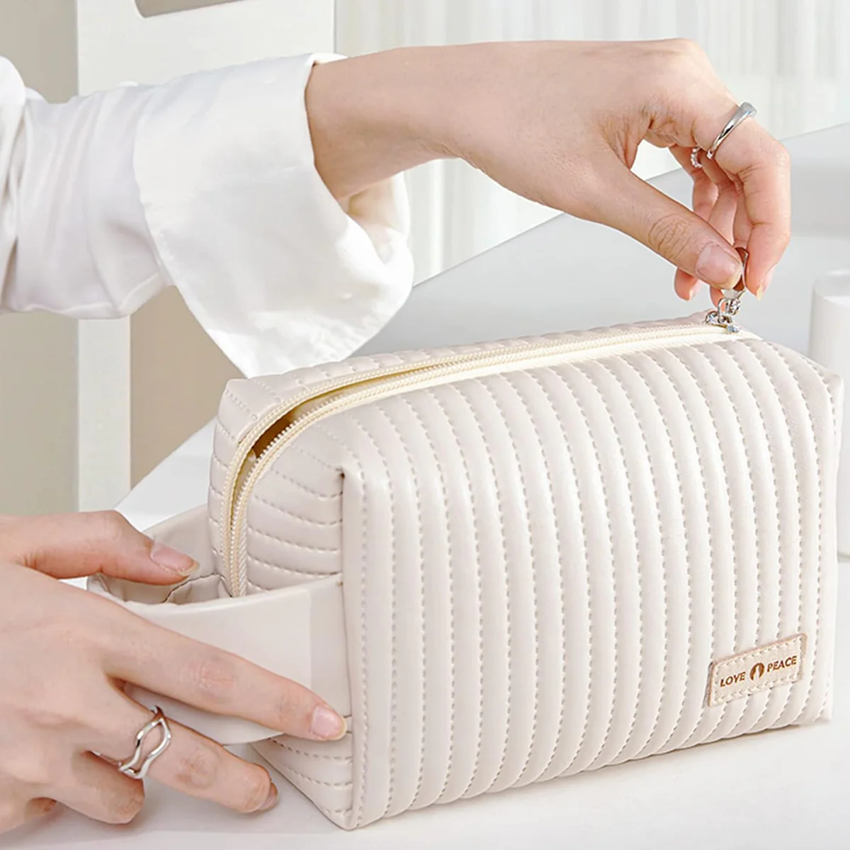 AM5439 Cosmetic Makeup Bag Portable Travel Toiletry Storage Pouch For Women Fashion Zipper Makeup Brush Bag - Image 3