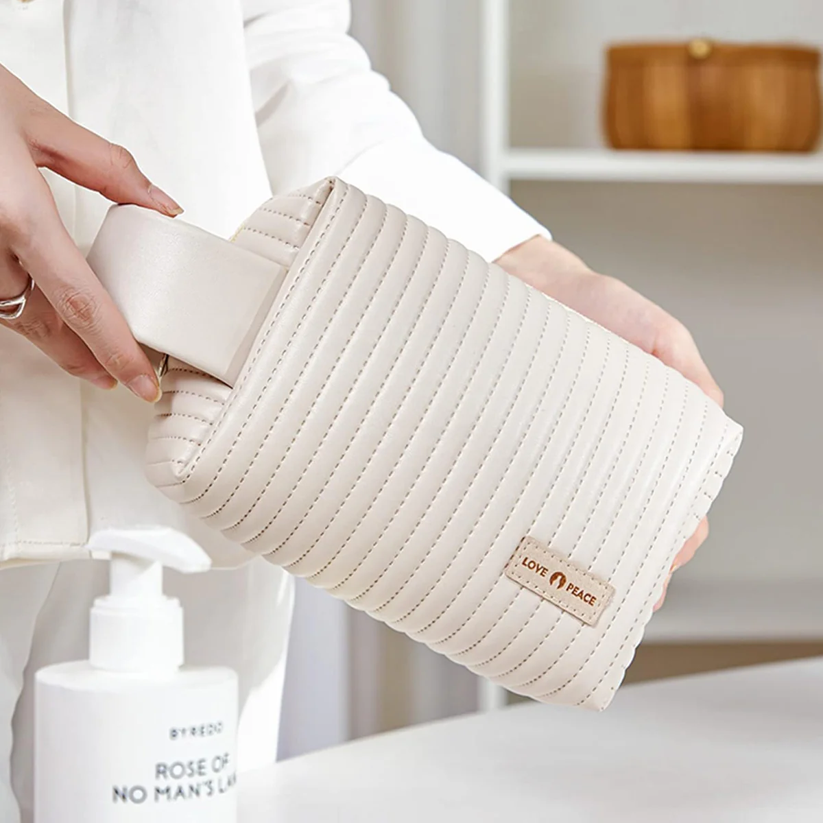AM5439 Cosmetic Makeup Bag Portable Travel Toiletry Storage Pouch For Women Fashion Zipper Makeup Brush Bag - Image 4