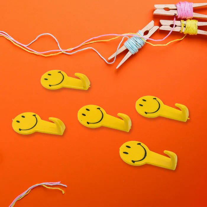 AM7695 5 PC ADHESIVE HOOK FOR HOLDING STUFFS, KEY AND OTHER ITEMS