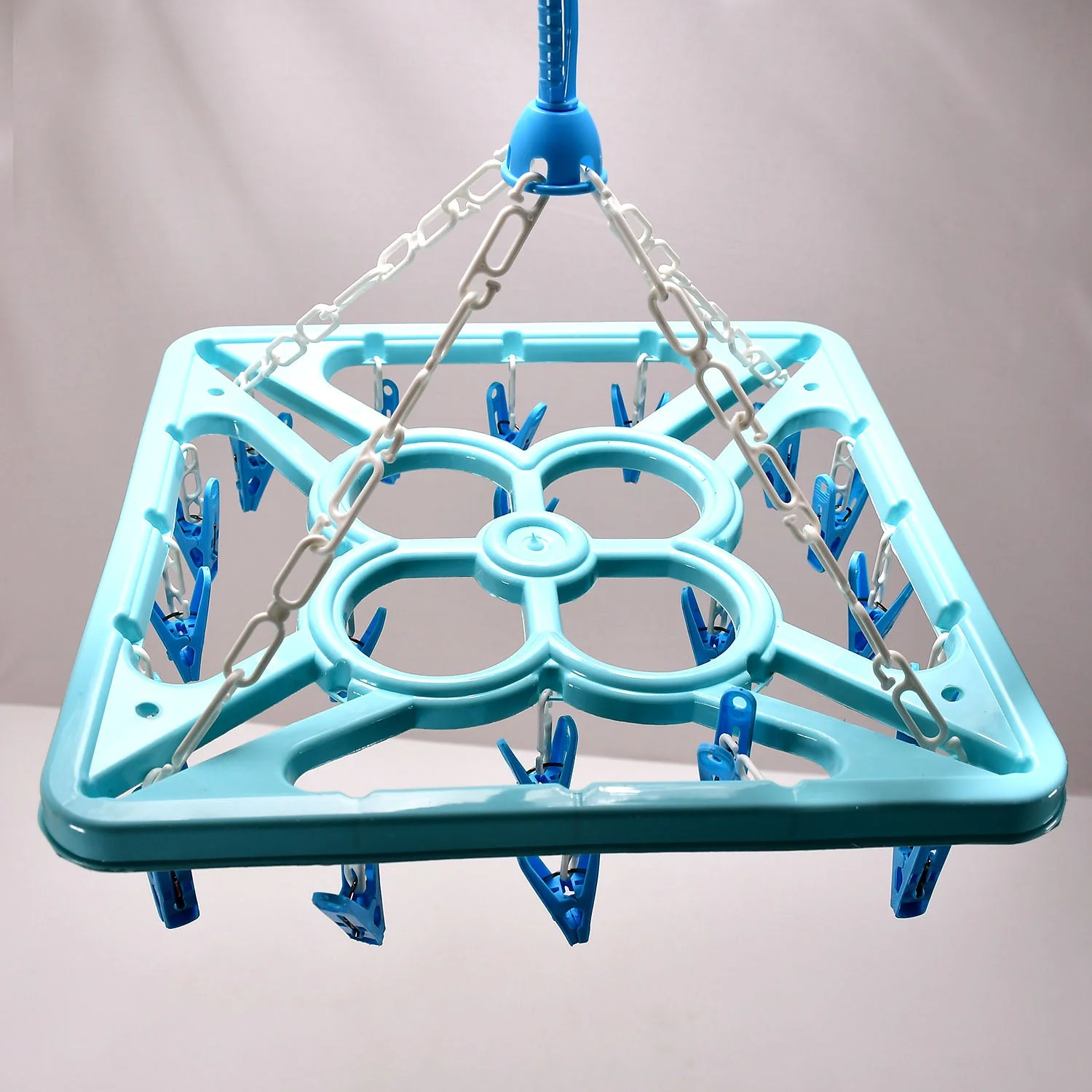 7285 Sqaure Portable & Rotatable Clips Cloth Hanger - Image 3