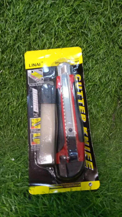 7532 Heavy Duty 18mm Cutter Knife Set with Extra Blades for Office & Home - Image 6