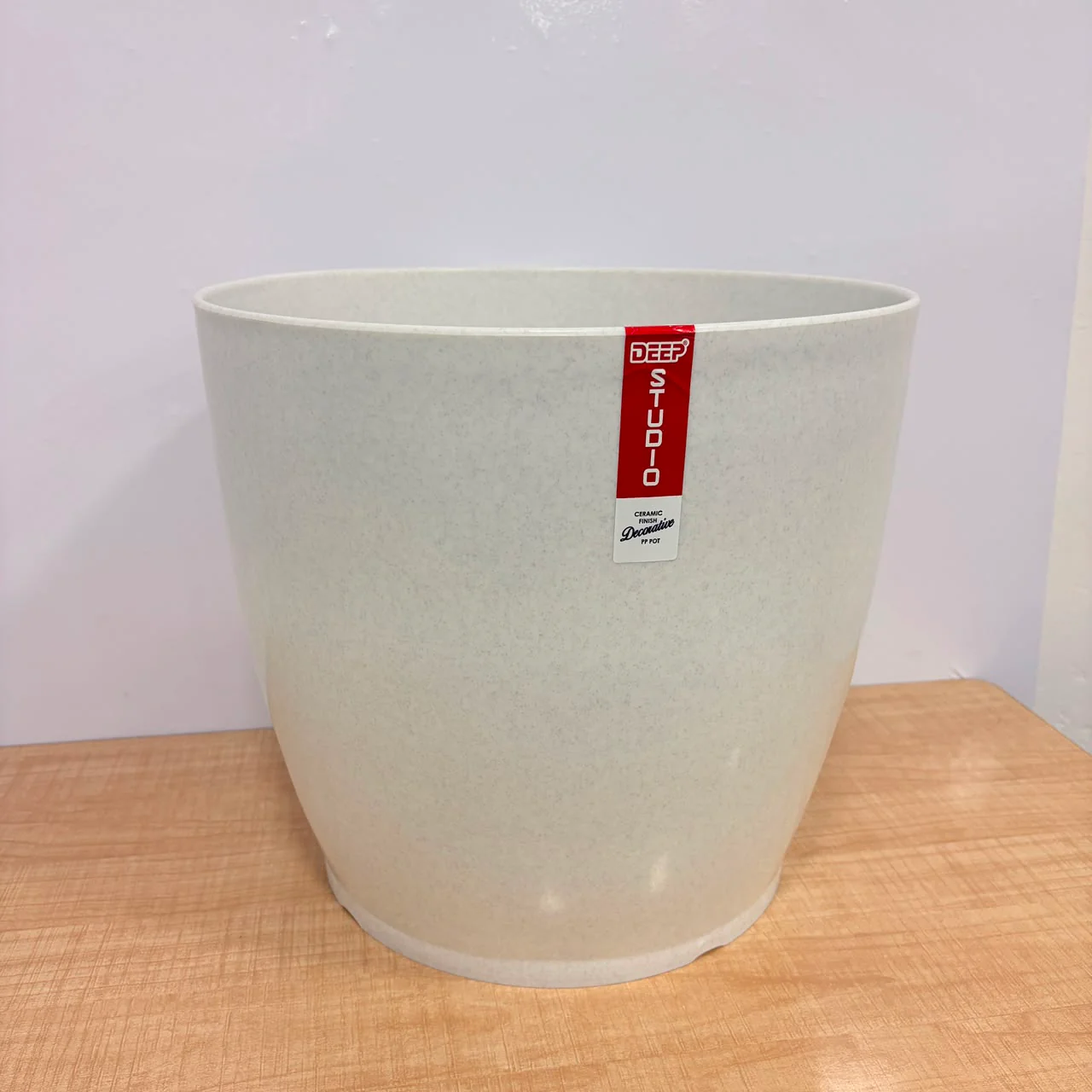 A06542 16-Inch Premium White Plastic Planter Pot (Pack of 1) - Image 2