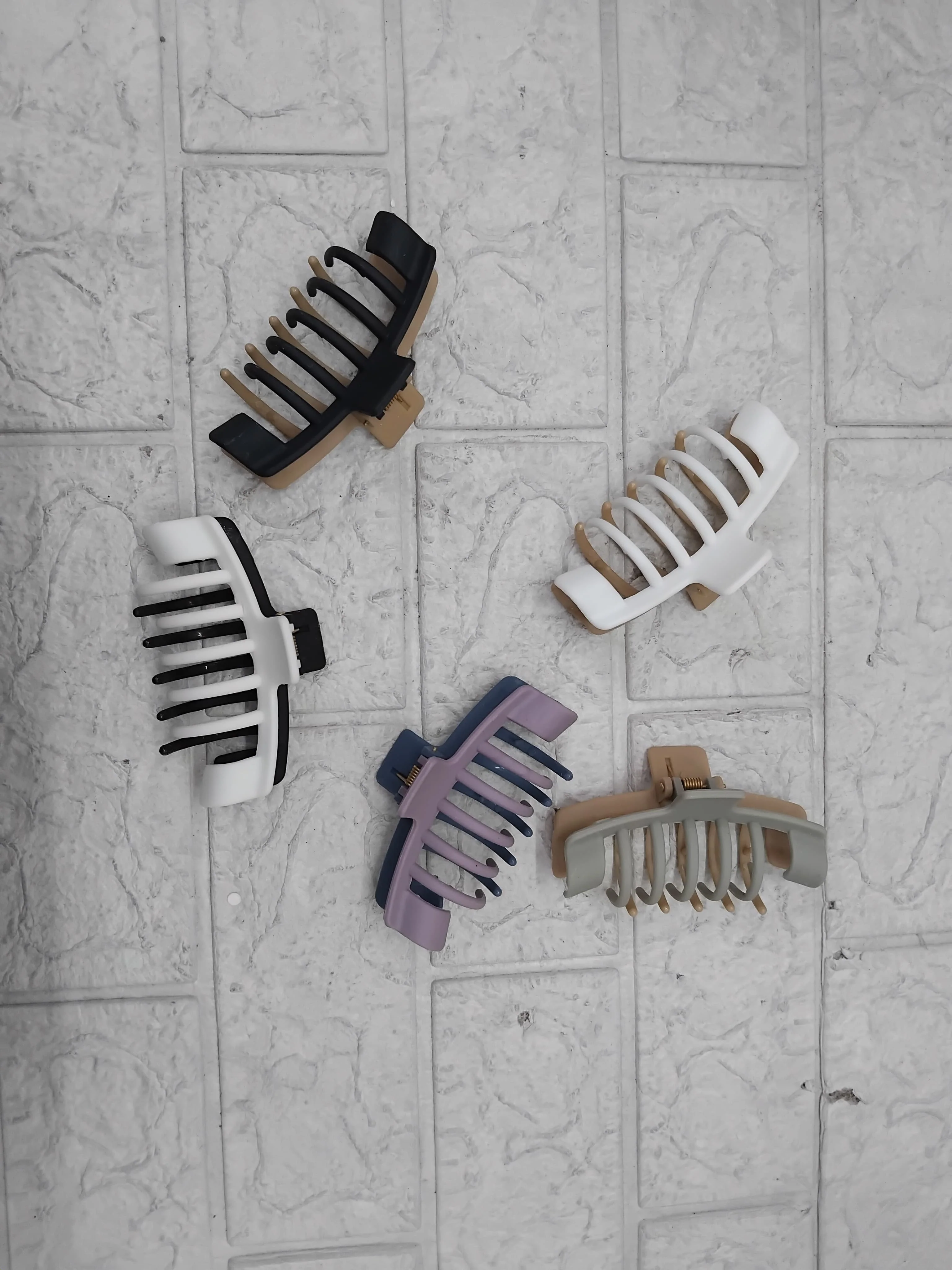 AM1204 ZigZag Hair Claw for Women - Image 5