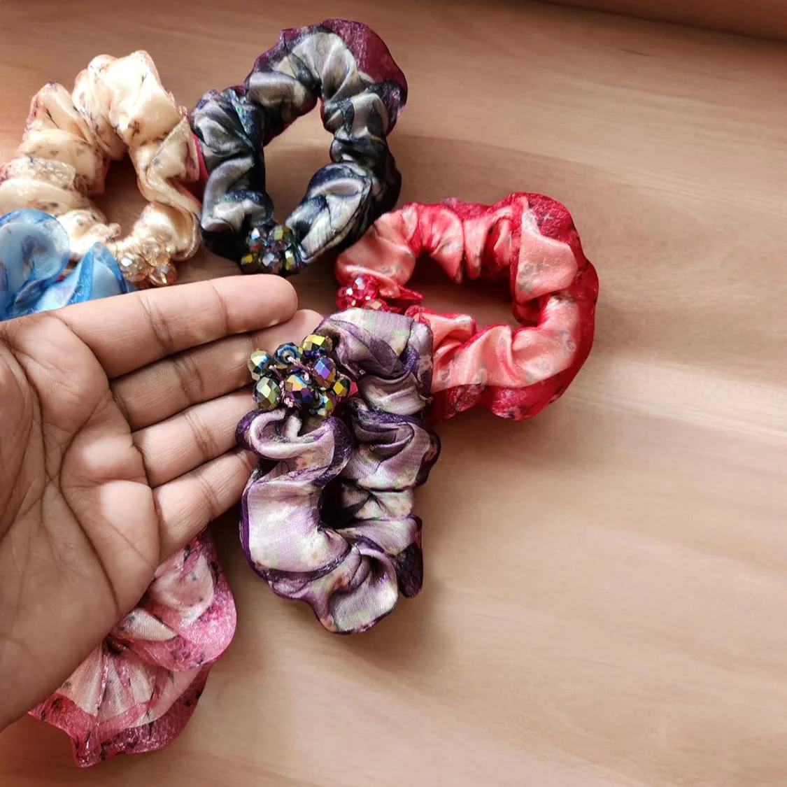 AM1292 Crystal Hair band Elastic Rubber With Multicolor Color Hair Rope For Women and Girls 1pc - Image 4