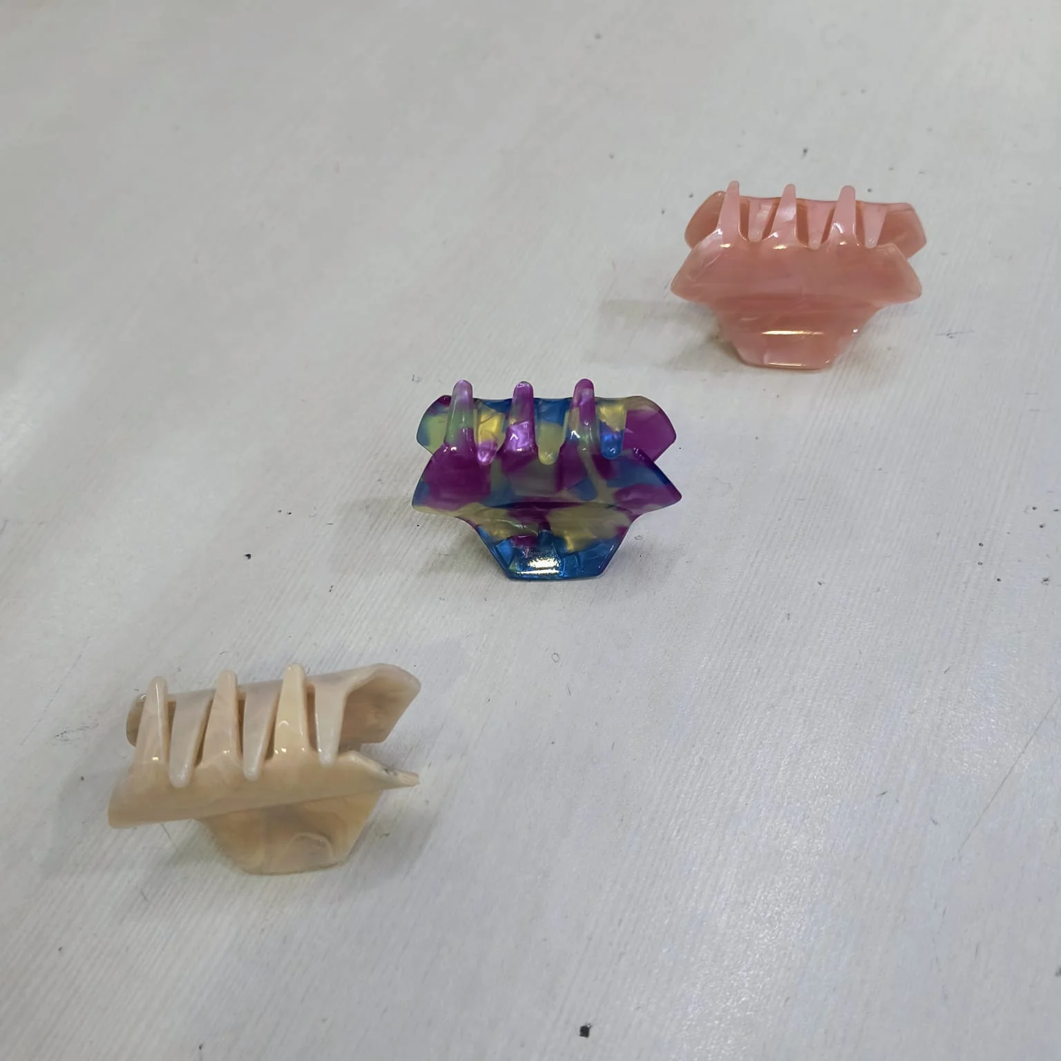 AM1295 Multicolor & Multidesigne Claw Clip Small 1 pc - Image 4
