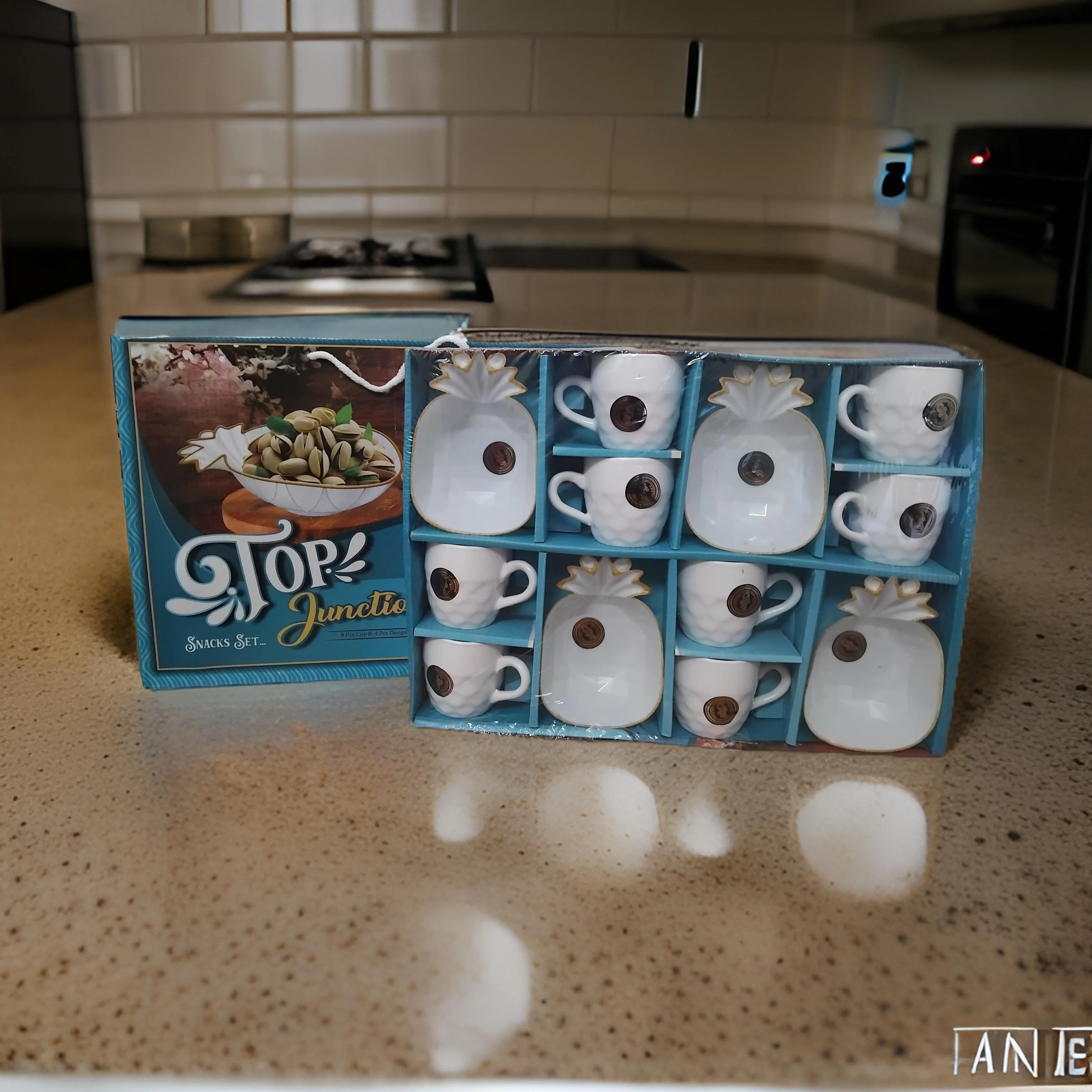 AM3100 Top Junction Snacks Set 8 Piece Ceramic Cup & 4 Piece Plastic Designer Bowls 12 Piece - Image 2