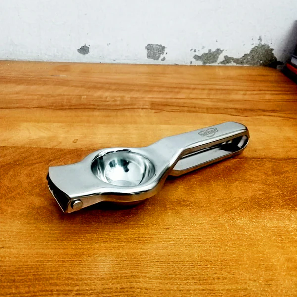 AM3571 SS Lemon Squeezer With Opener 1 Pcs - Image 9