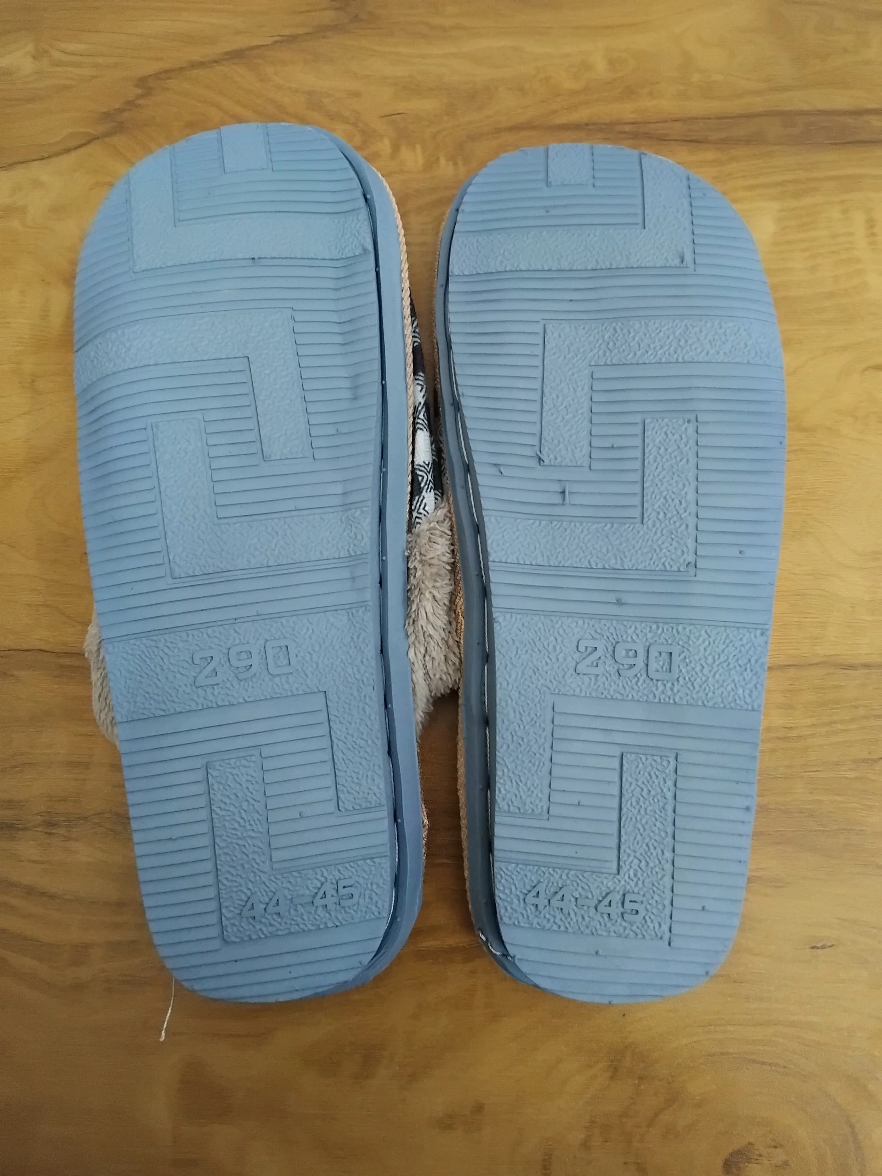 AM2429 Winter Cozy Plaid Slippers Men & Women Size- 44, 45 – Soft, Warm & Stylish -Multicolour - Image 5