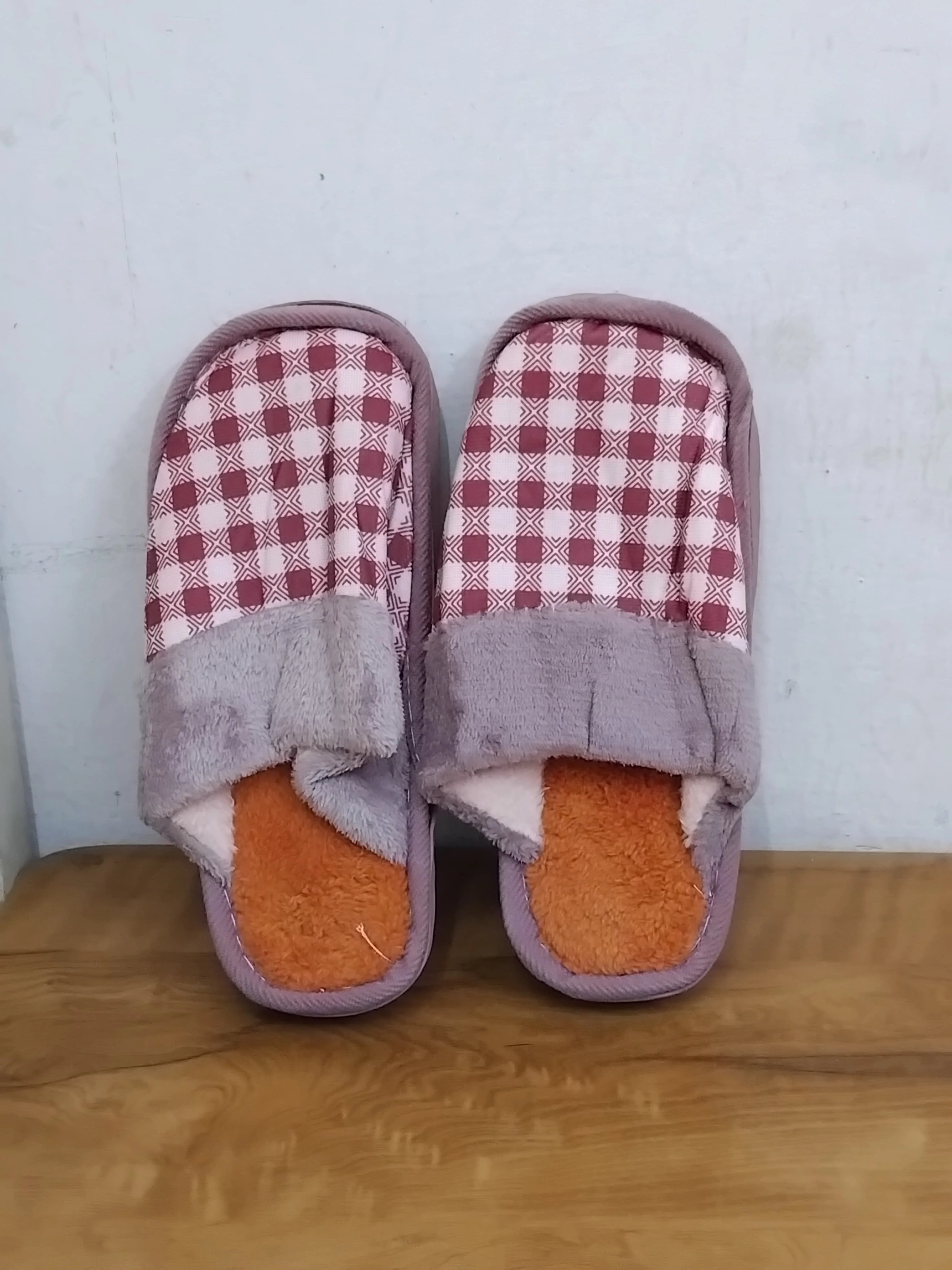 AM2430 Soft Fuzzy Comfort Slippers Men & Women - Size- 40, 41 (Multicolour) - Image 3