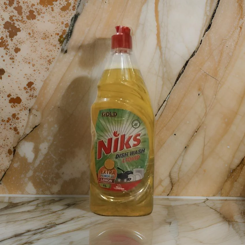 AM2780 Dish Wash Gold 1L Pack of 1 Gives Ultra shine to utensils. - Image 3