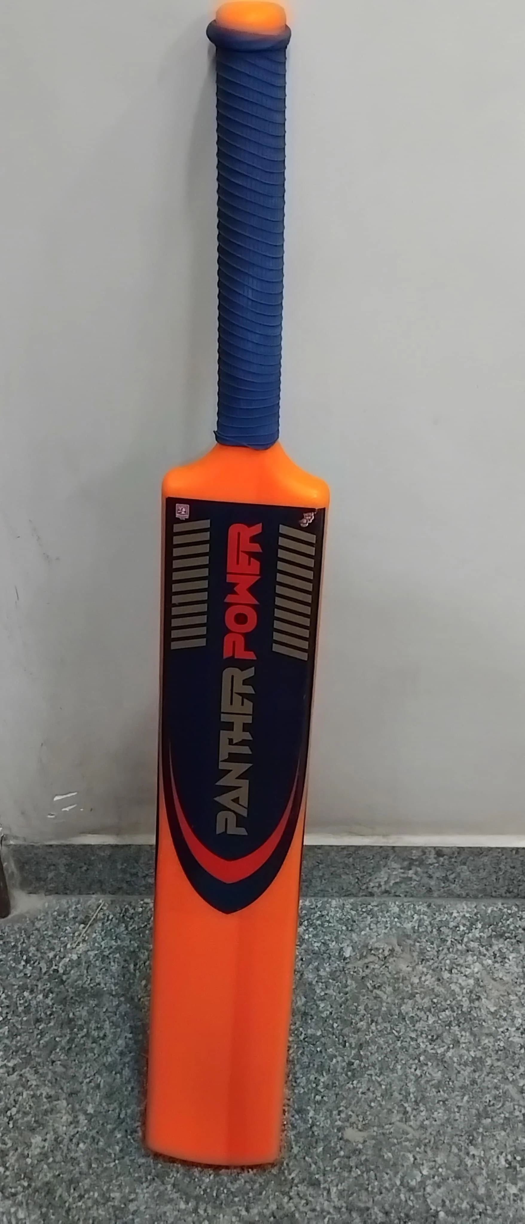 AM2888 Paramount Toys Panther Power Plastic Cricket Bat Small - Image 3