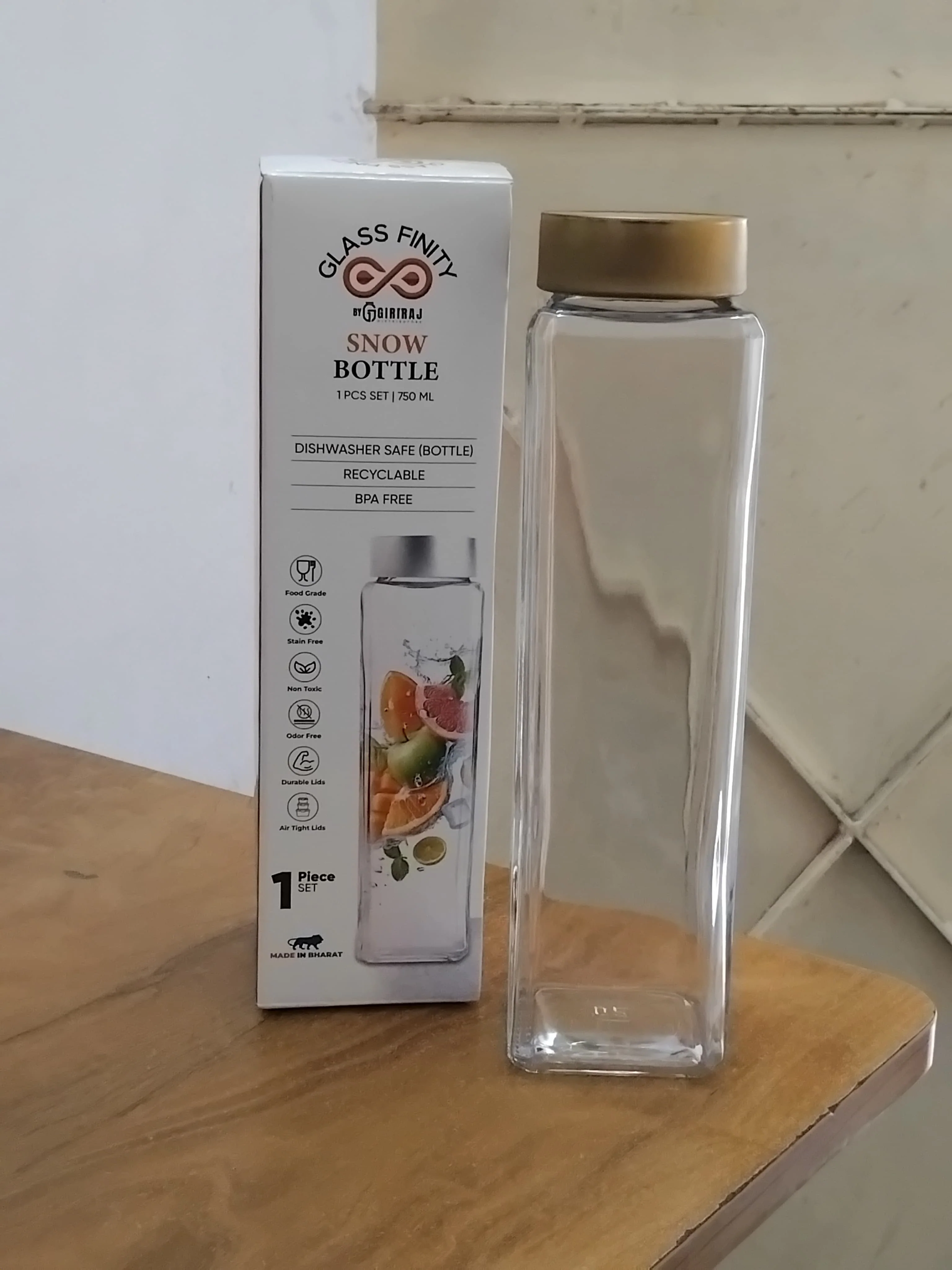 AM3007 Snow Glass Square Water Bottle 750ml Glass Golden Cap / Silver Cap 1 Piece - Image 11