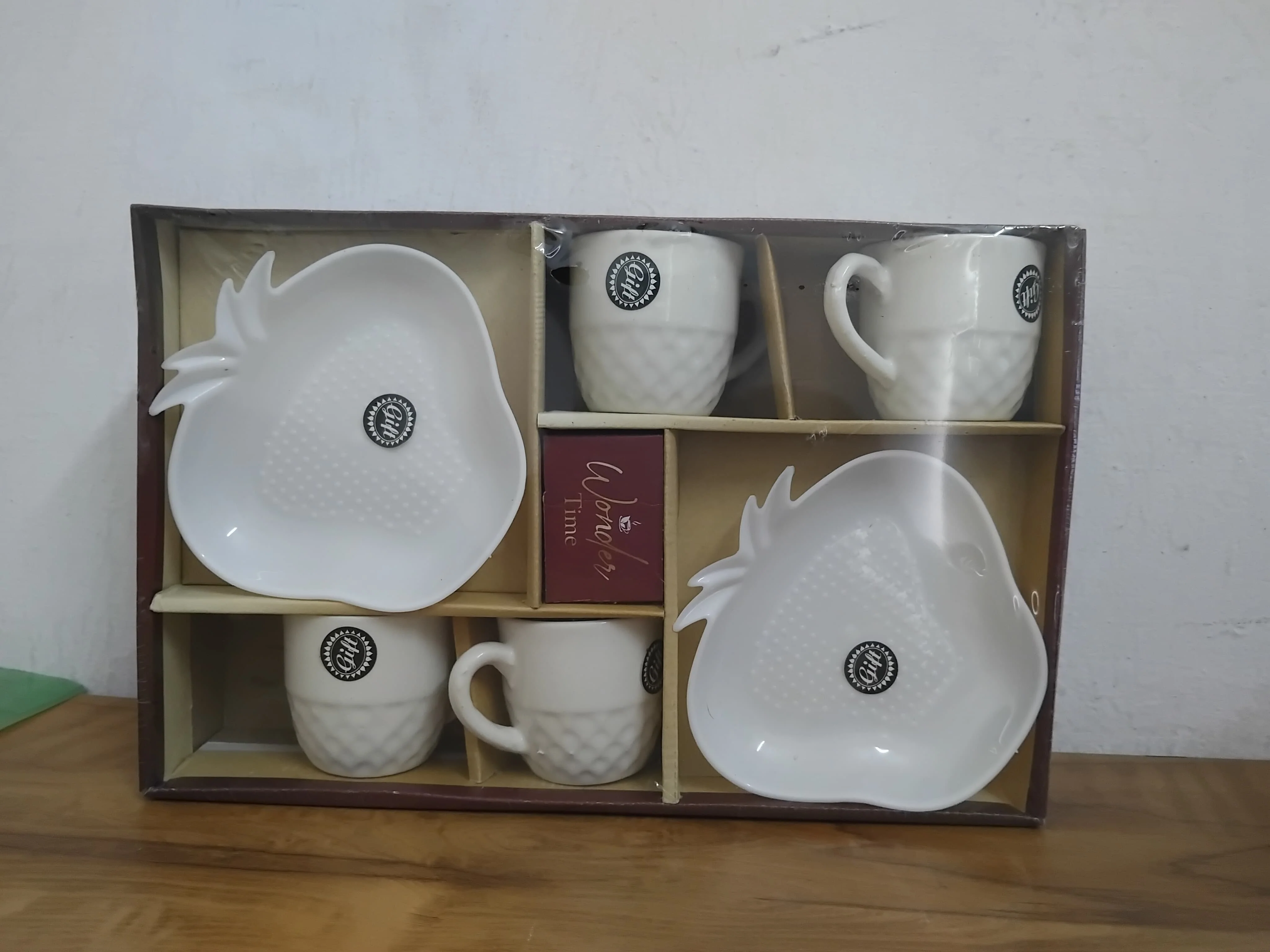 AM3079 Wonder Time Ceramic Tea Cup Set of 4 Cup and 2 Plate 6 Piece - Image 3