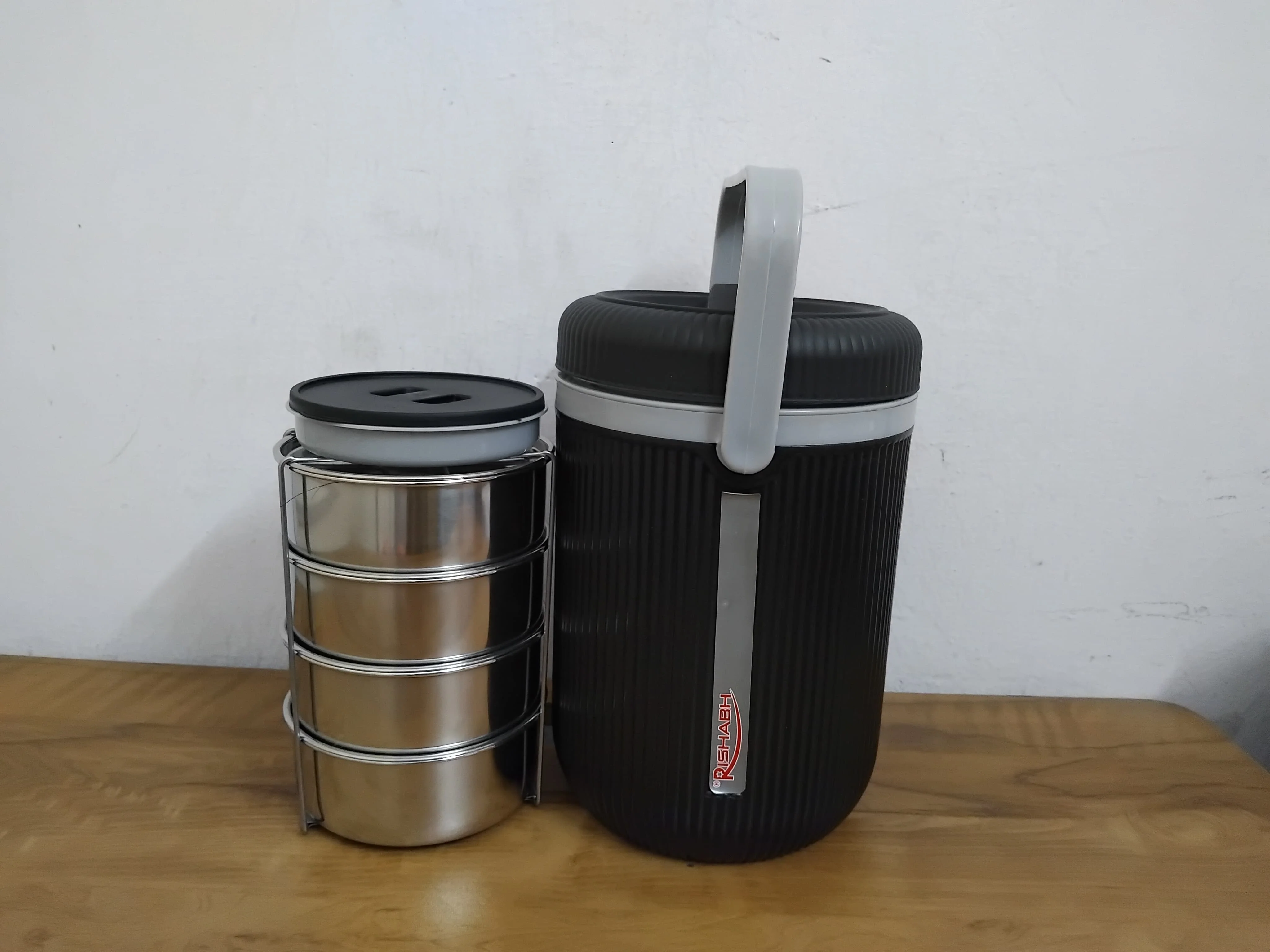 AM3324 Rishabh Slavia 4 Lunch Box 4 Stainless Steel Container Box Pack Of 1 - Image 3