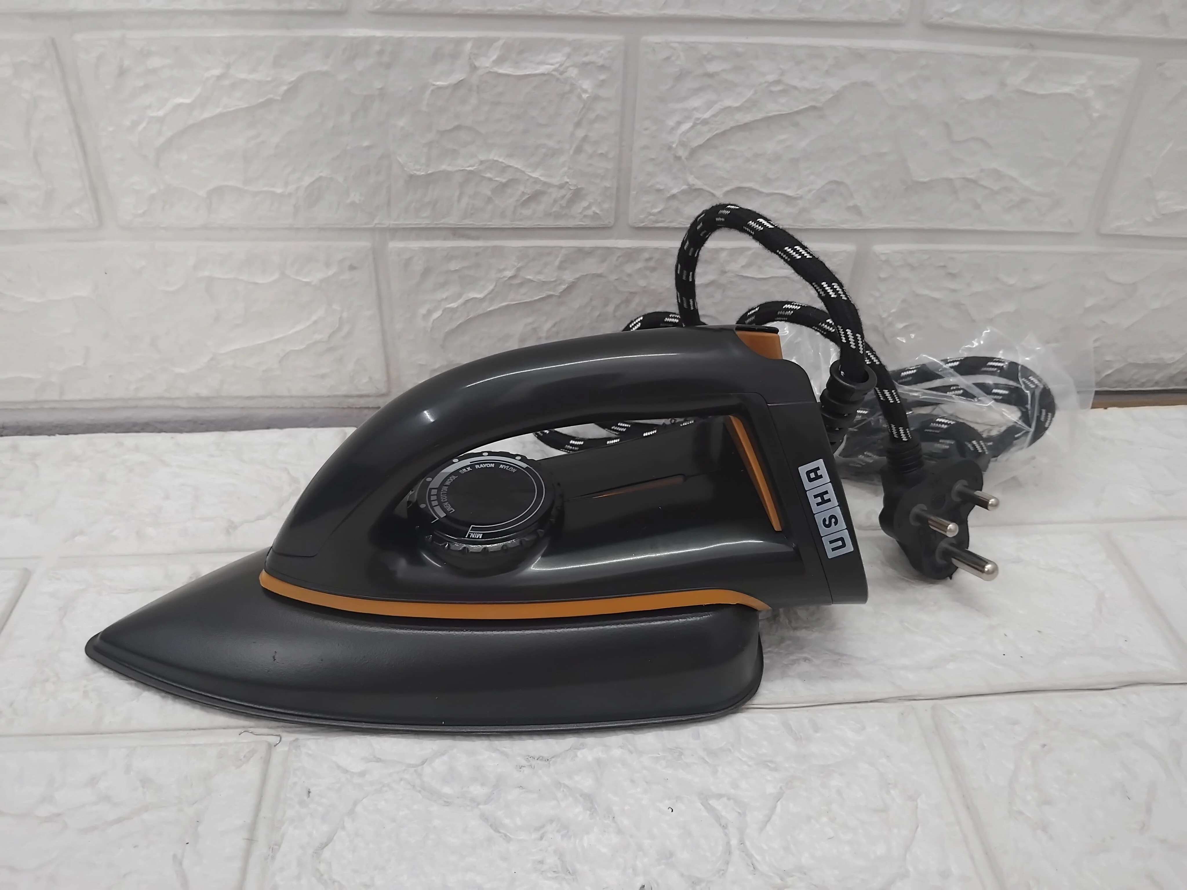 AM3634 Usha Electric Iron 1000w 1 Pcs (EI2102) - Image 6