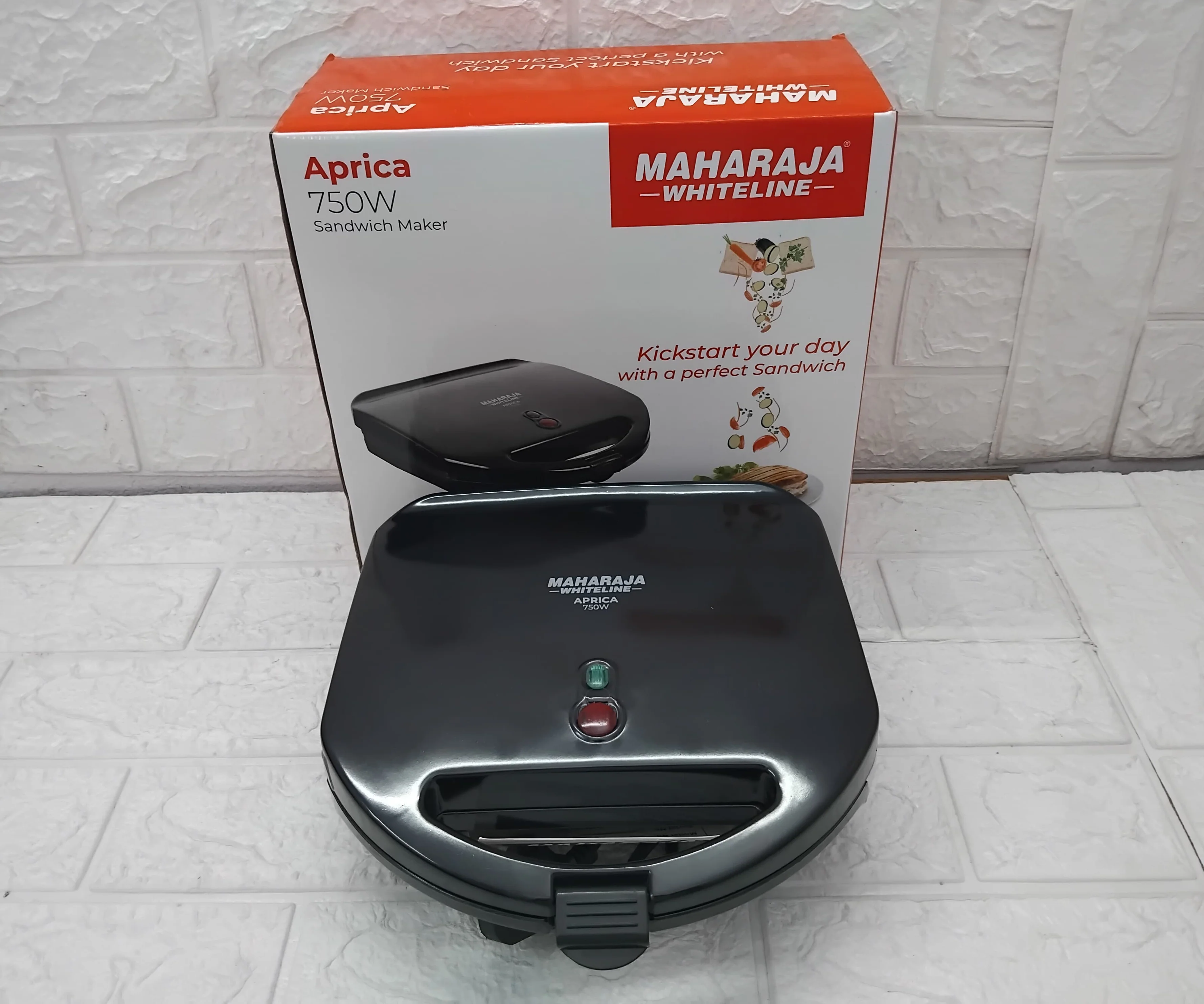AM3643 Maharaja Whiteline Aprica 750 Watts Toast Sandwich Maker (SM-205) - Image 8
