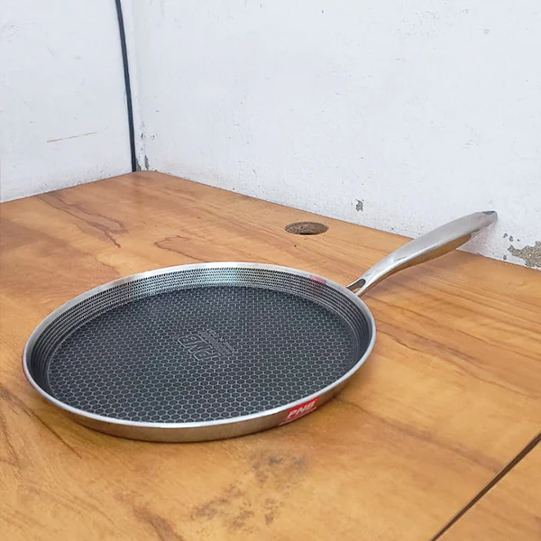 AM3922 PNB Kitchenmate Triply Dosa Tawa 28CM - Image 5