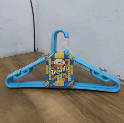 AM3945 JOYFUL TRENDY CLOTHES HANGER SET OF 6 - Image 4