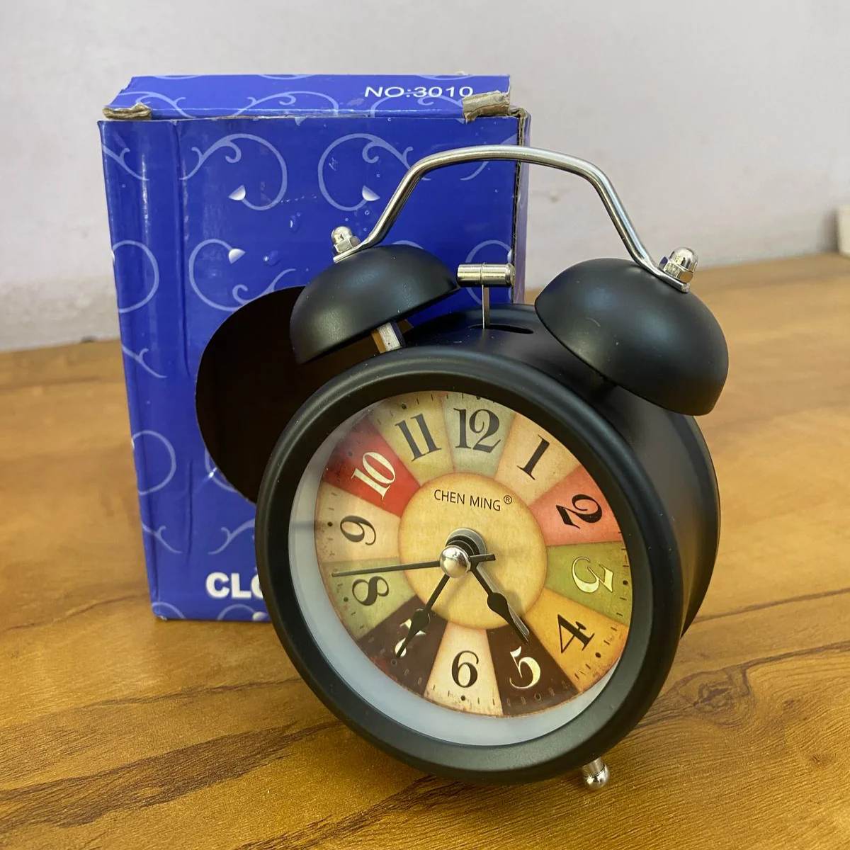 AM5154 Table Clock Retro Twin Bell Metal Frame Alarm Clock with Night Backlight - Image 10