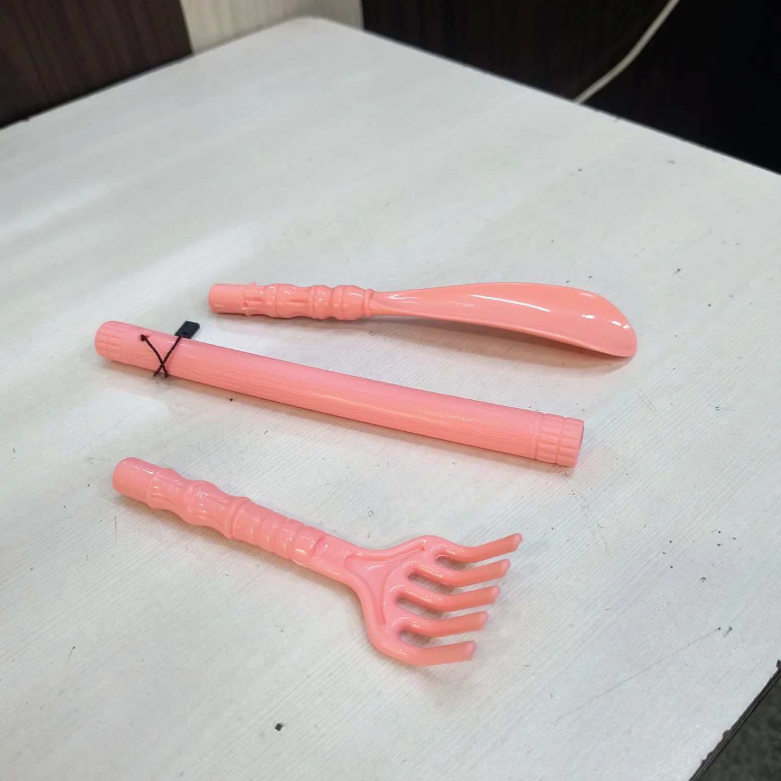 AM5286 Long Hand Scrubber Massage Tool and Shoe Wear Aid - Image 6