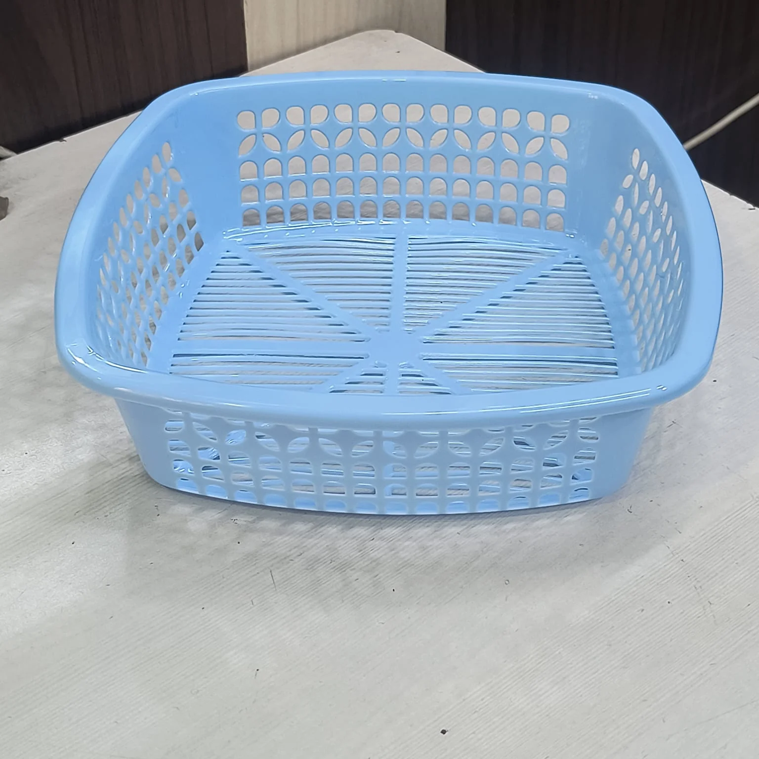 AM5296 Square Plastic Storage Basket 1pc - Image 4