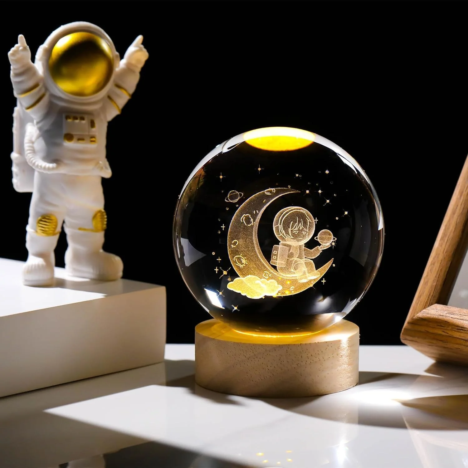 AM5355 Crystal Ball Night Lamp,Creative Crystal Ball Night Light, USB Table LED Wooden Crystal Ball for Home Decoration Birthday Gift for Teens, Boys, Girls (3D Moon ASTRONUAT) - Image 2