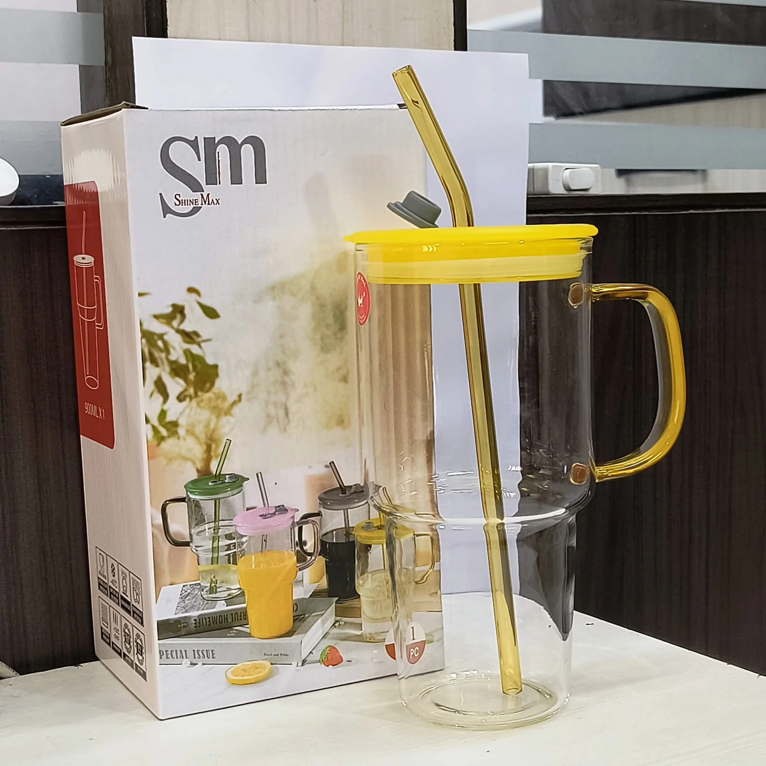 AM5383 Glass Mug Sipper Tumbler with Lid and Silicon Straw 900ml - 1 Pc - Image 5