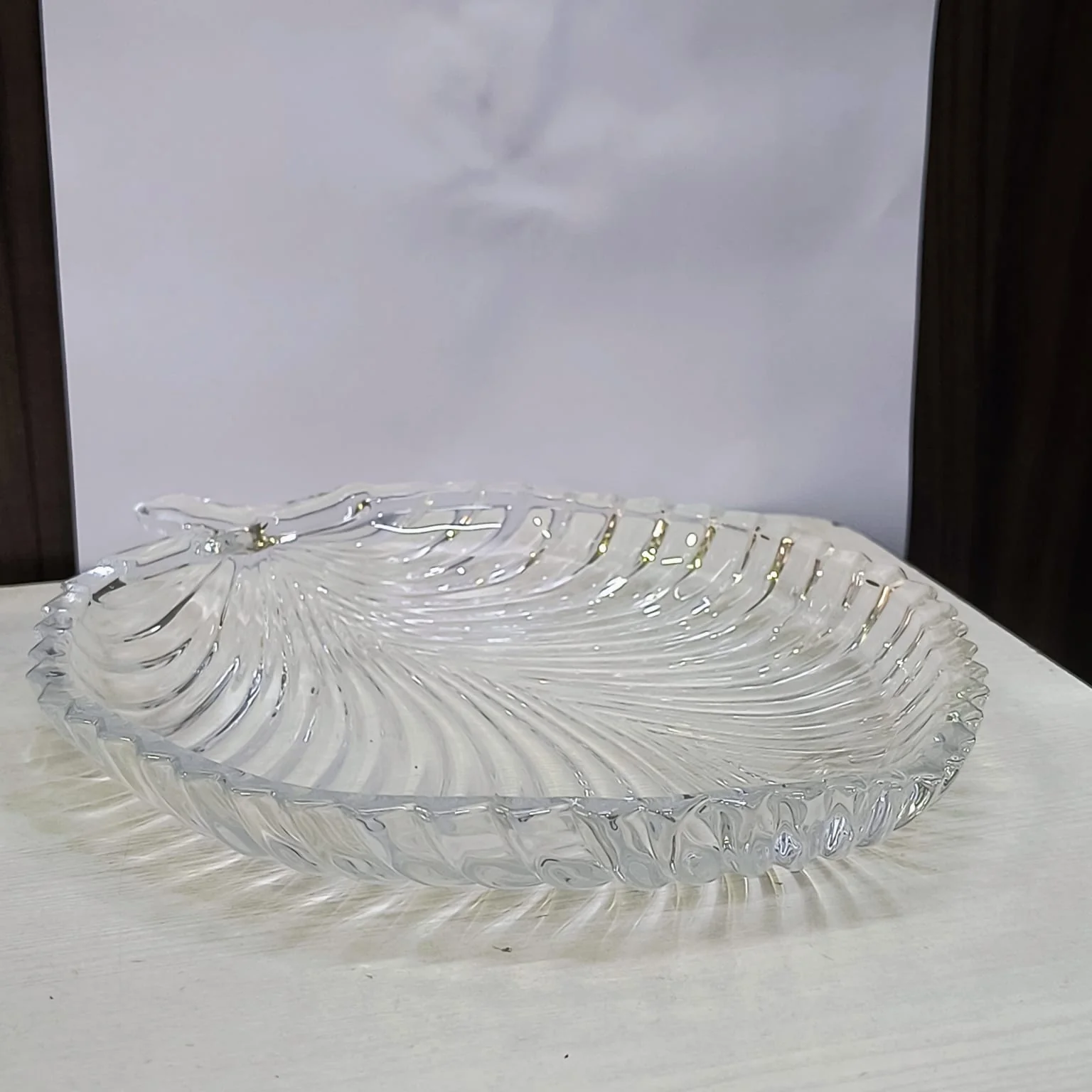 AM5387  Stylish Elegant Leaf Glass Plate for Serving Dry Fruits - Image 5
