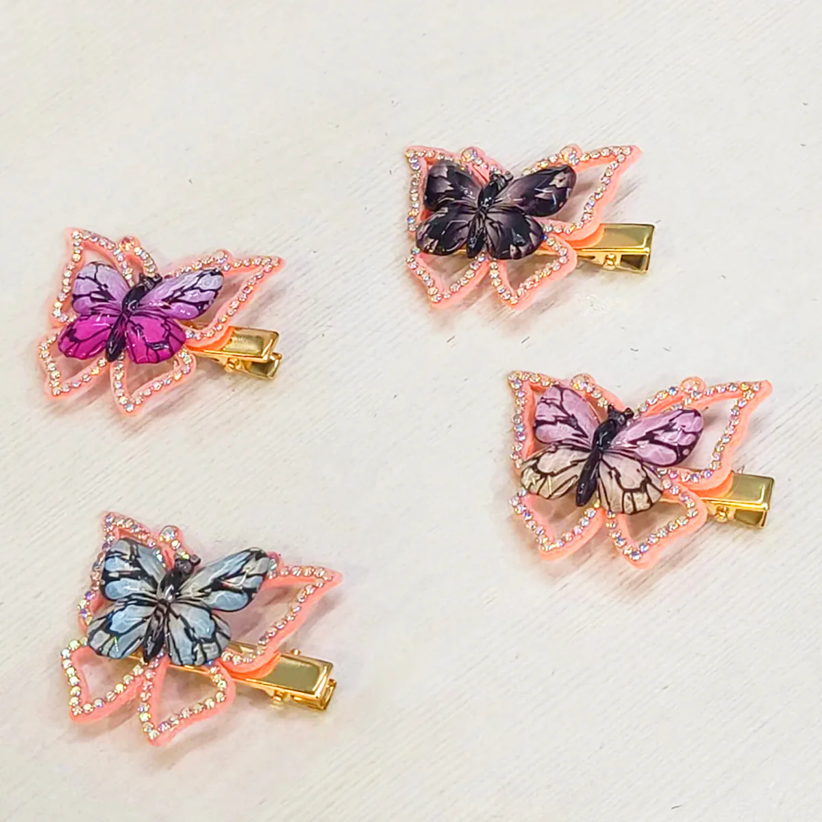 AM5428 Butterfly Hair clips with Flower and Butterfly Design 1pc - Image 3