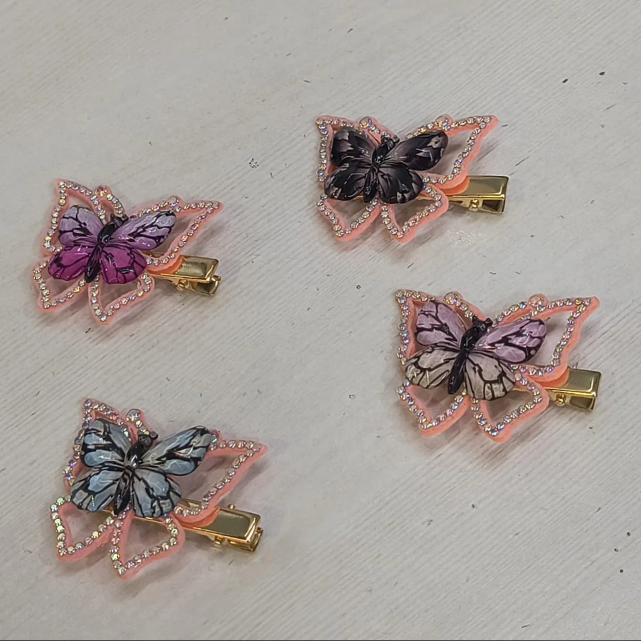 AM5428 Butterfly Hair clips with Flower and Butterfly Design 1pc - Image 7