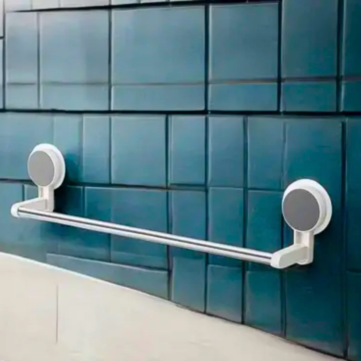 AM5482	Steel Pipe Towel Holder - Image 2