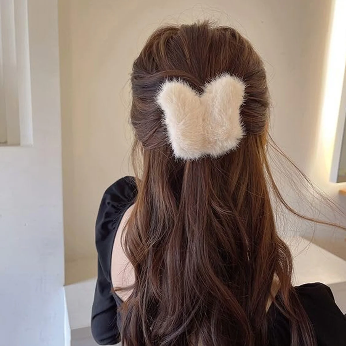 AM5629 Butterfly Elegant Stain Fluffy Hair Holders, Vintage Furry Clutchers for Women Girls (Multicolour, Pack of 1) - Image 3