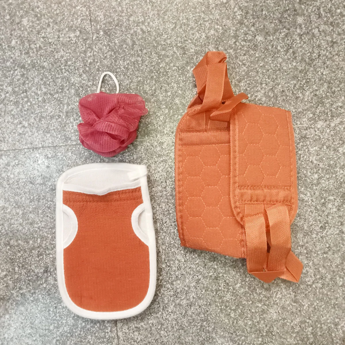 AM5638 3 PCS Bathing Exfoliating Set (MultiColour) - Back Scrubber exfoliating gloves - Easy to clean For Men And Women (Set of 1) - Image 11