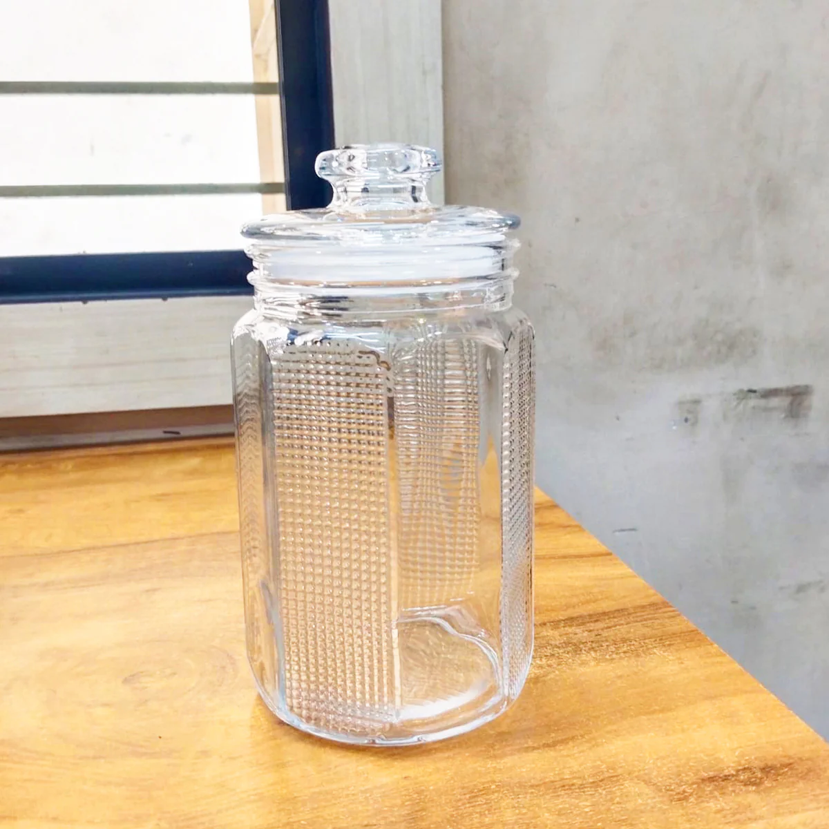 AM5677 CELLO Bloom Storage Glass Jar (1300ml) for Cookie Jar, with Air Tight for Kitchen Dried Masala (Pack 1) - Image 7