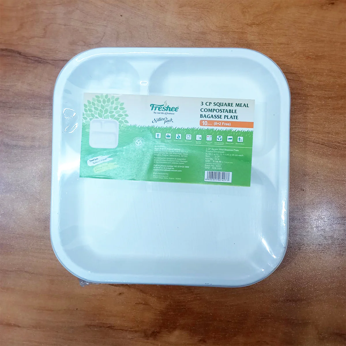 AM5736 Freshee Compostable 3 Compartment Square Meal Bagasse Plate (Set of 10pc) - Image 4