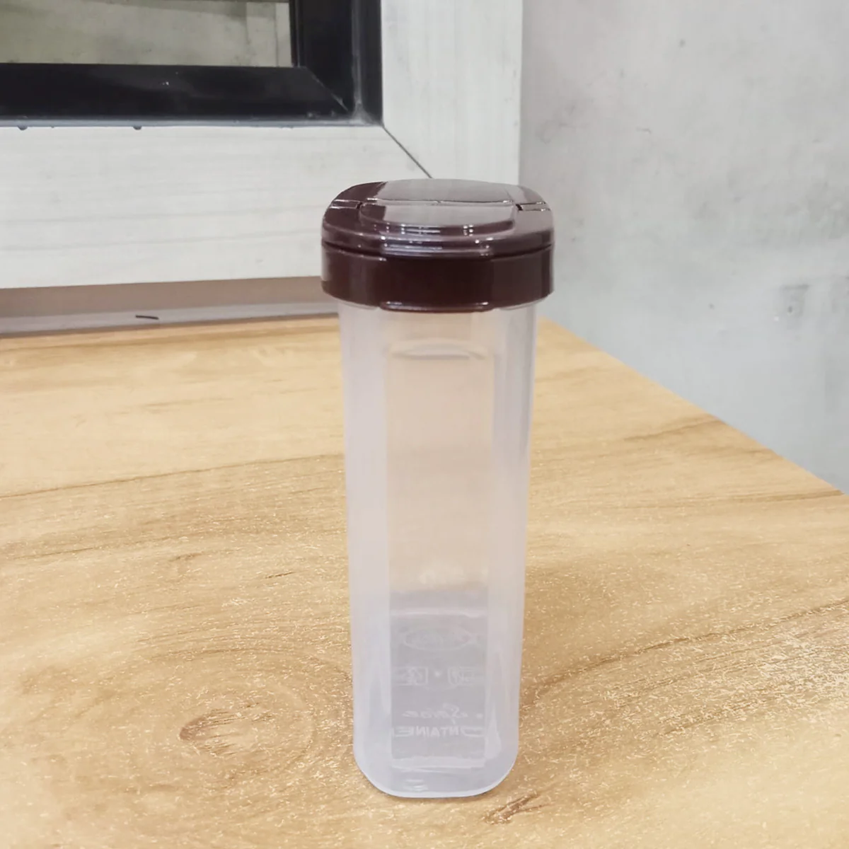 AM5797 2 Way Spice N Sprinkle Shaker - BPA-Free, Dishwasher Safe - Image 6