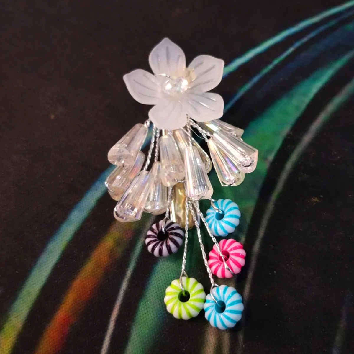 AM5870 Crystal Flower and Candy Bead Hair Clip For women - Image 2