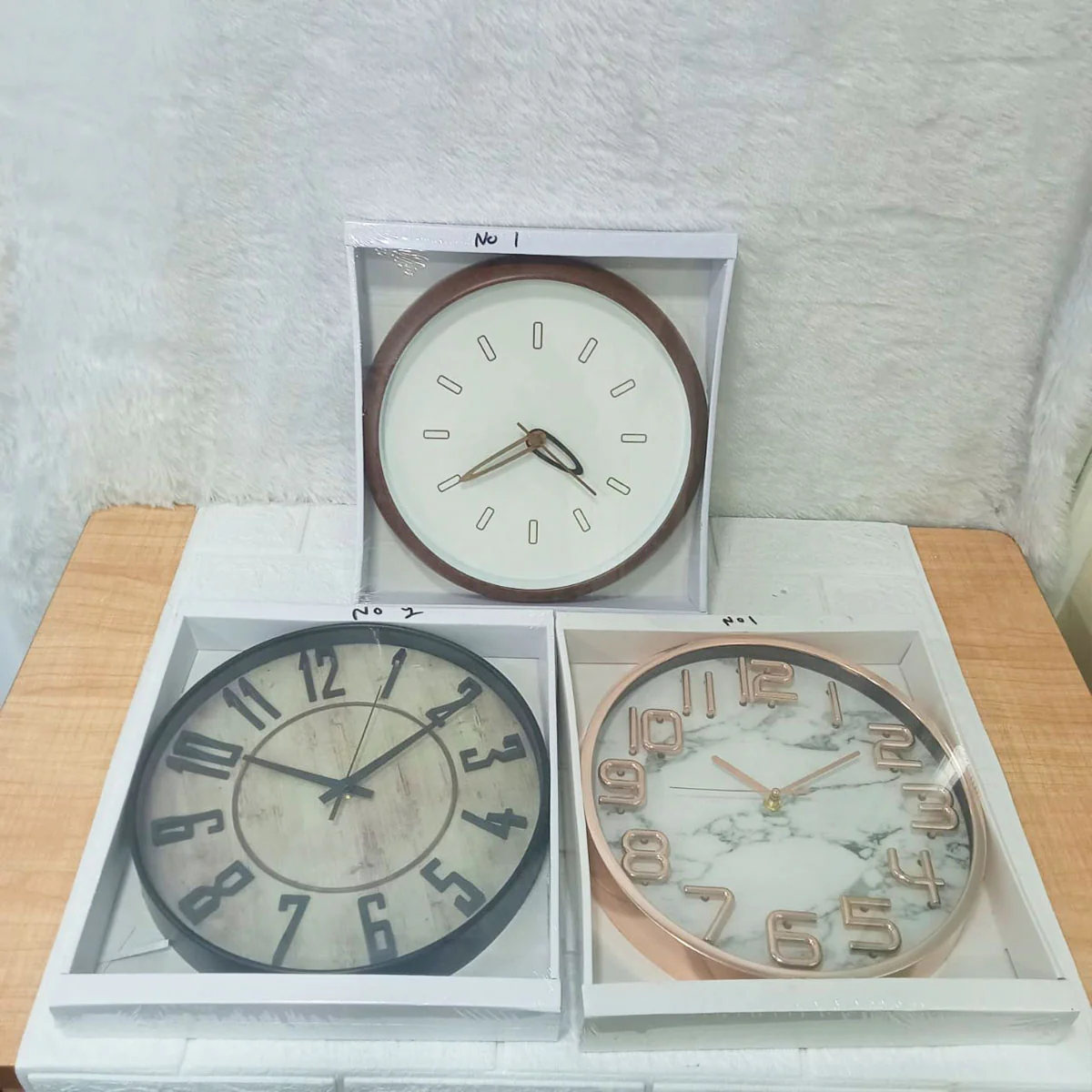 AM5953 Multi-Design Cart Log Wall Clock With 3D Numbers for Living Room - Image 5