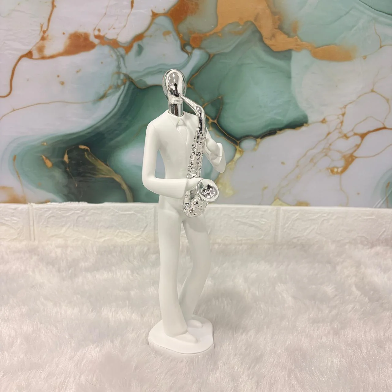 AM6134 Modern Saxophone Sculpture – Stylish Musician Figurine for Home & Office Décor - Image 8