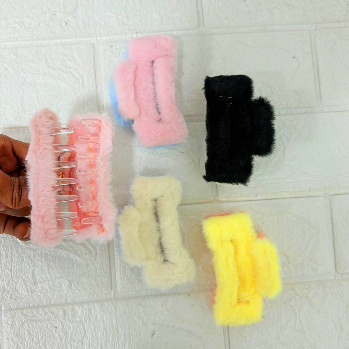 AM6383 Dual Shade Square Shape Fur Hair Claw - 1pc (Multicolour) - Image 5