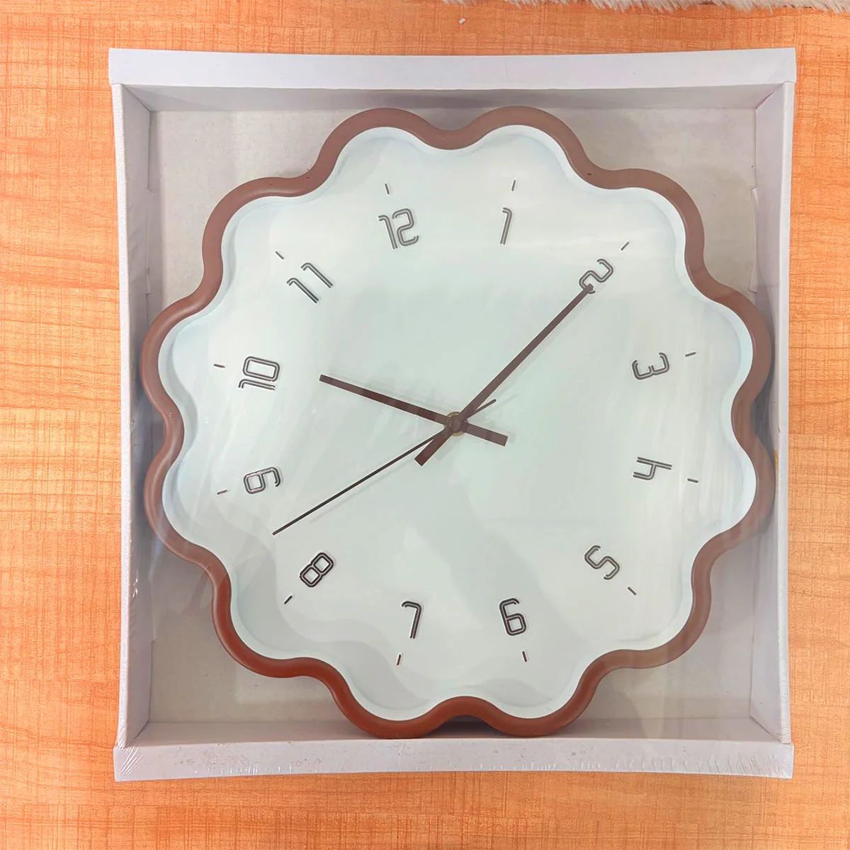 AM6522 Modern Scalloped Edge Wall Clock – Minimalist Floating Dial Design - 1pc - Image 3