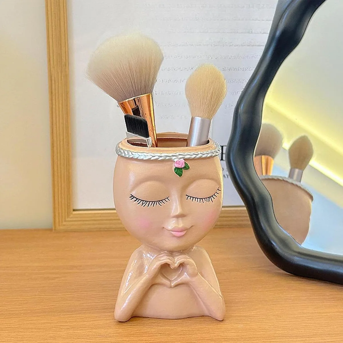 AM6707 Girl Pen Holder Home Decoration Gift Desktop Organizer (Pack of 1) - Image 3