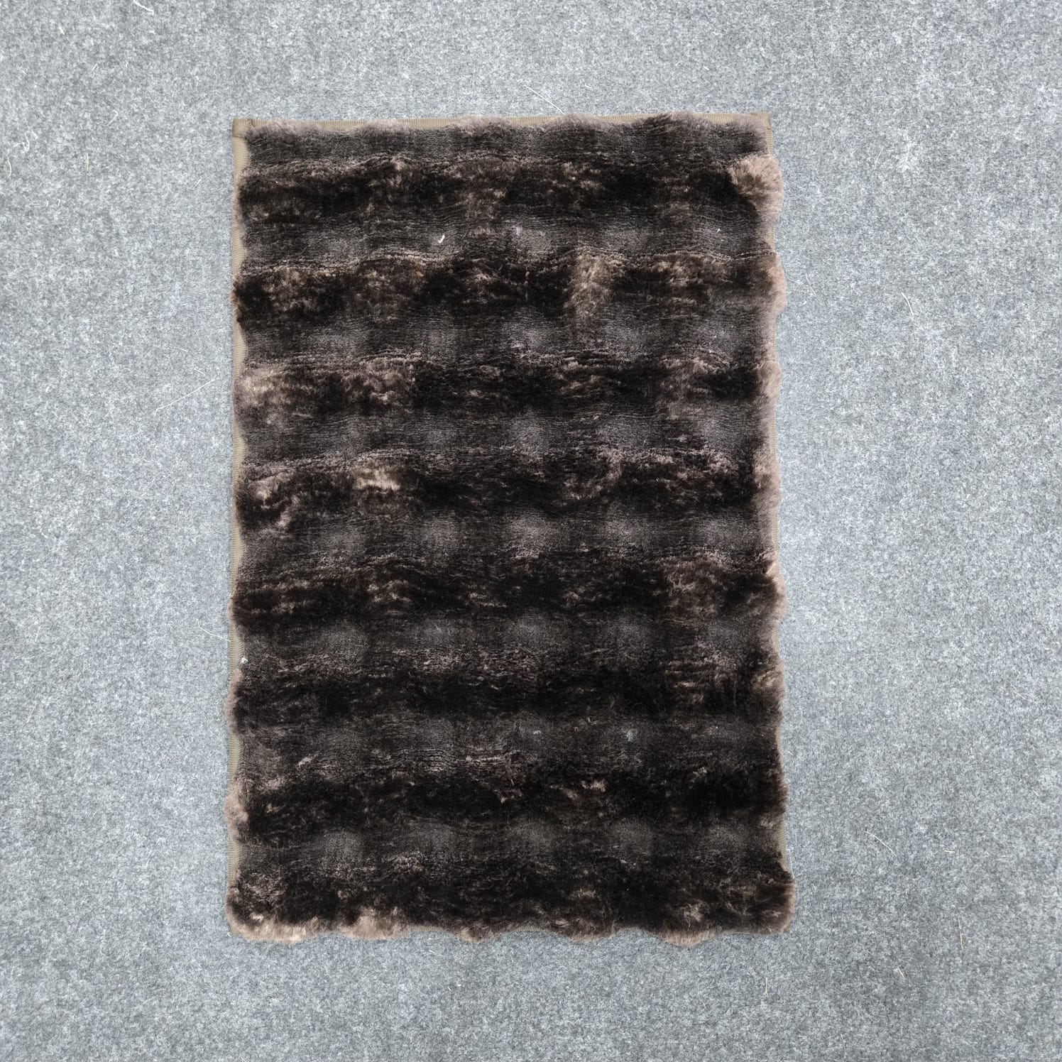 AM7080 Mix Pattern Bubble Print Soft Rippled Faux Fur Accent Doormate - 16x24in - Image 3