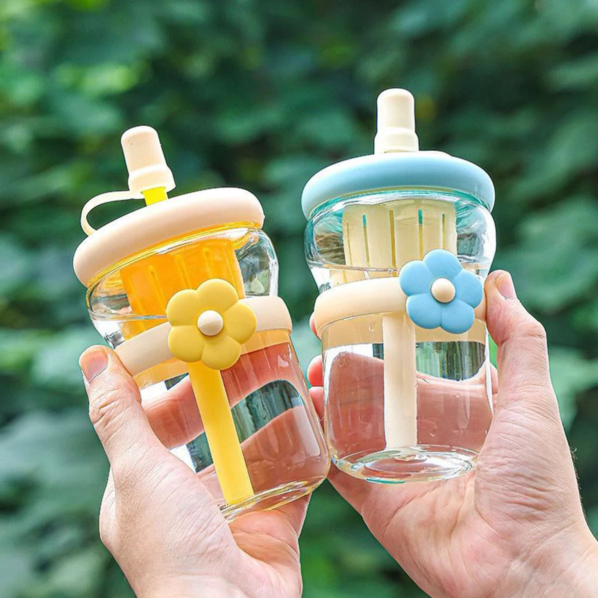 AM7108 Flower Glass Sipper Bottle - 500ml, Built-in Juicer & Straw - Image 4