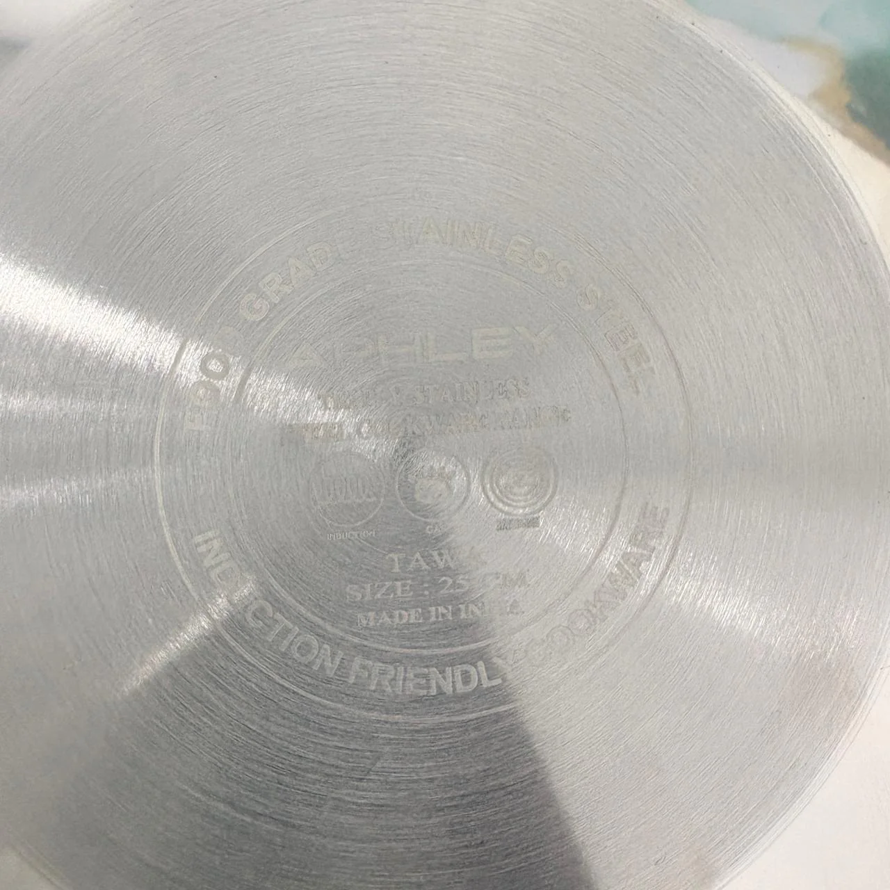 AM7305 Triply Stainless Steel Non-Stick Honeycomb Tawa - 25cm - Image 3