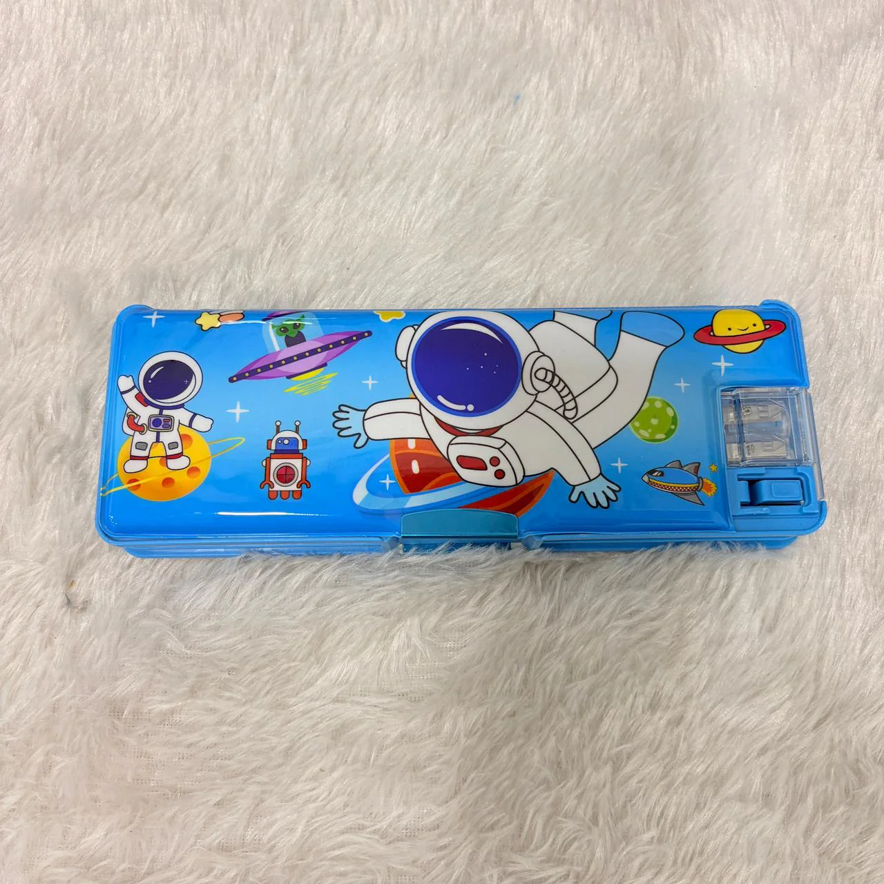 AM7383 Multifunctional Dual-Sided Magnetic Pencil Box with Integrated Sharpener for Kids - Image 5